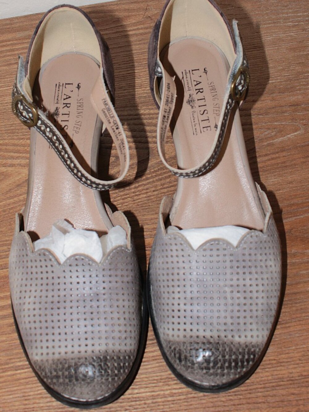 NIB L’Artiste by Spring Step Parchielle Grey Leather Ankle Strap Heels Size 41 /